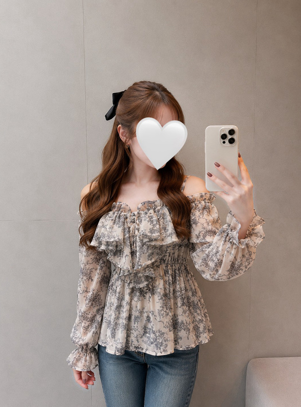 花柄オフショルダーフリルブラウス