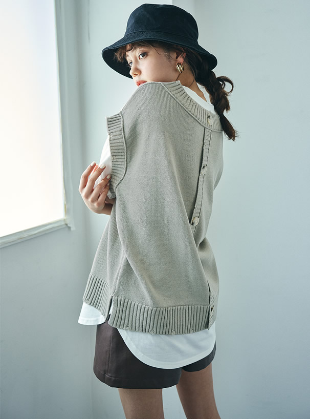 バックボタンニットベストドッキングTシャツ