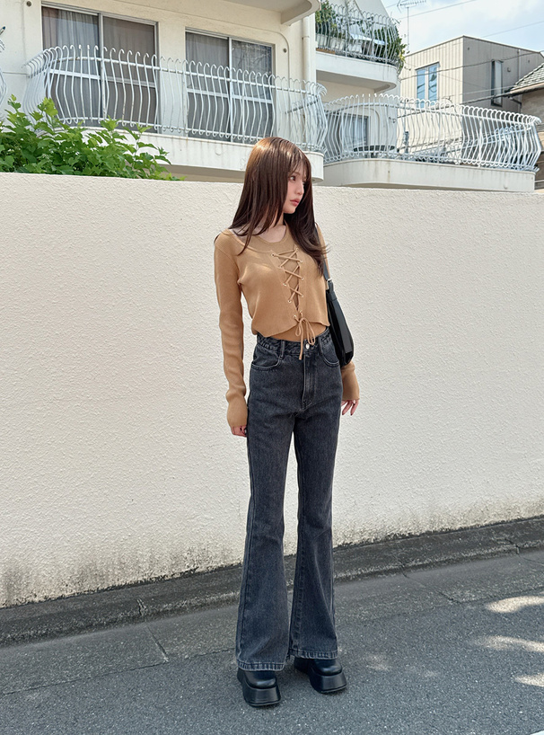 ホルターネックレイヤード風レースアップニットトップス