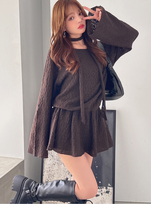 チョーカー付き透かし編みペプラムニットチュニック