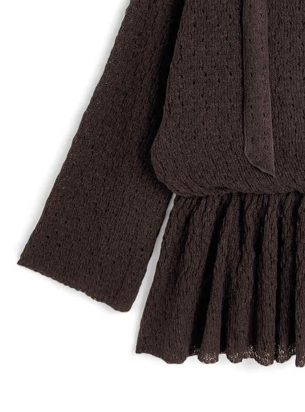 チョーカー付き透かし編みペプラムニットチュニック