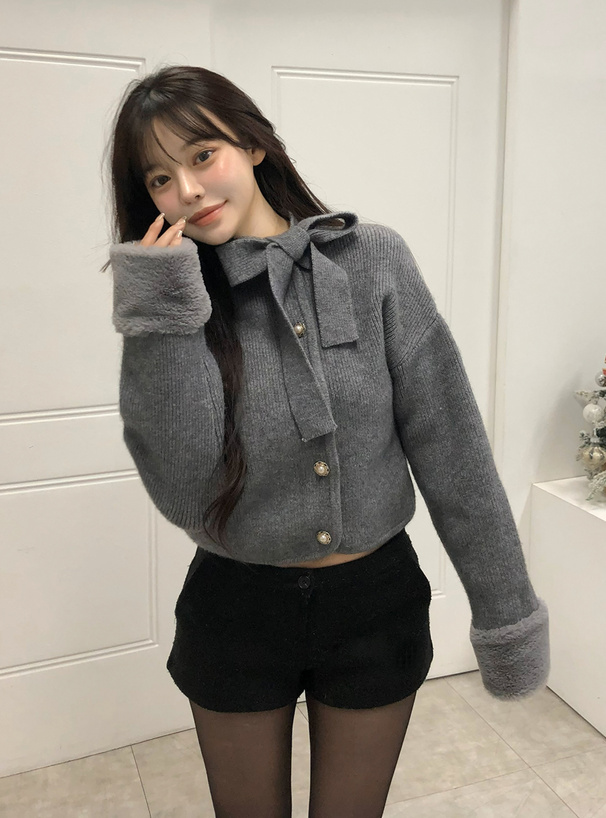 ルネ2023年製　美品　パールボタン♡ニットフーディコーディガン ルネ2023年製 美品 パールボタン♡ニットフーディコーディガン - メルカリ