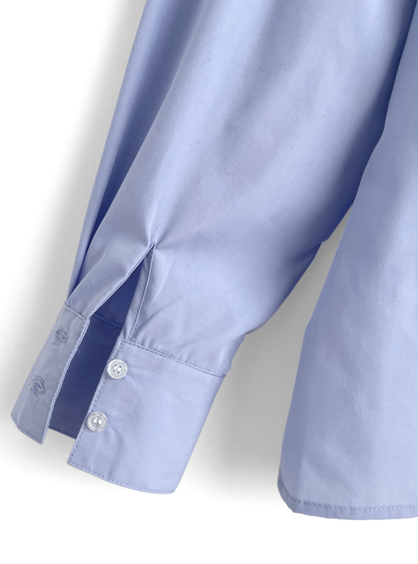 Vネックラインニットトップス×ベーシックシャツアンサンブル