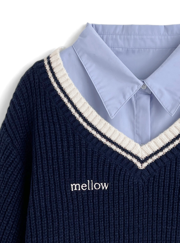 Vネックラインニットトップス×ベーシックシャツアンサンブル