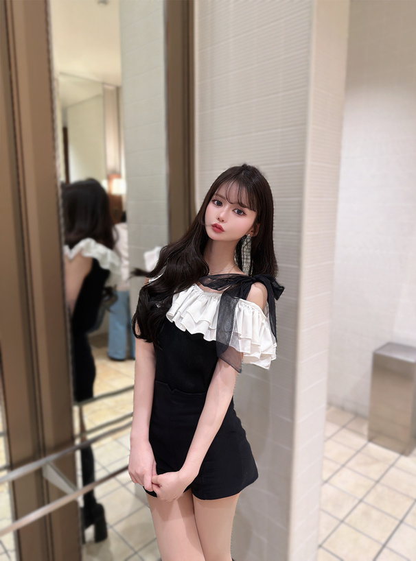 フリルドッキングワンショルダーリボンノースリーブニットトップス