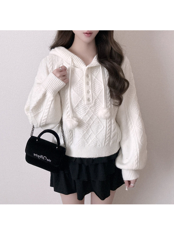 ポンポン付きケーブル編ニットトップス