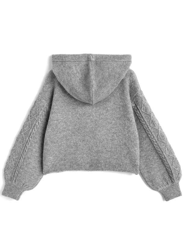 ポンポン付きケーブル編ニットトップス