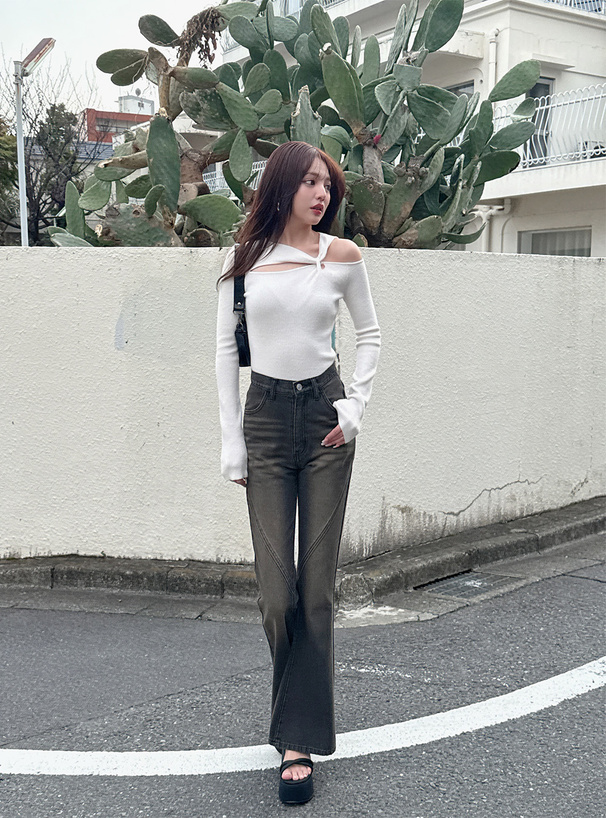 カットアウトツイストリブニットトップス