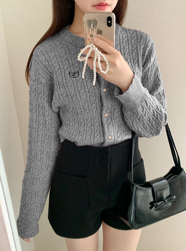 刺繍ケーブルニットボタンカーディガン