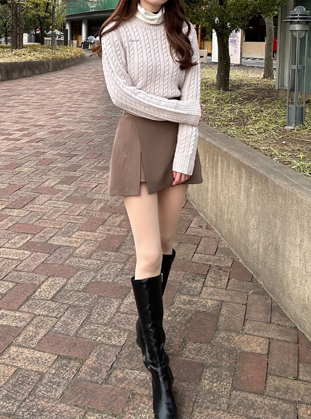 ケーブル編みショート丈ニットトップス