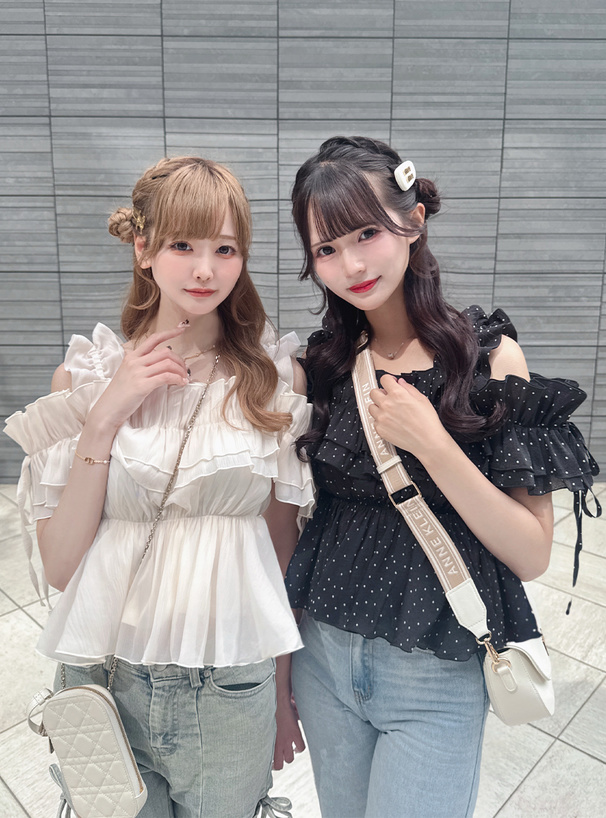 ミルフィーユフリルオフショルダーブラウス