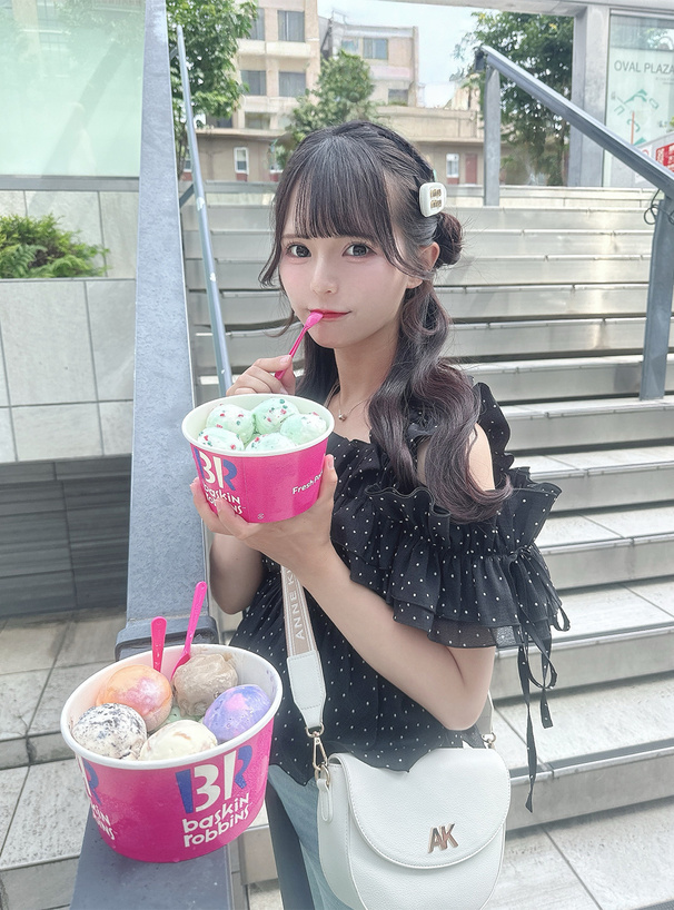 ドット柄ミルフィーユフリルオフショルダートップス