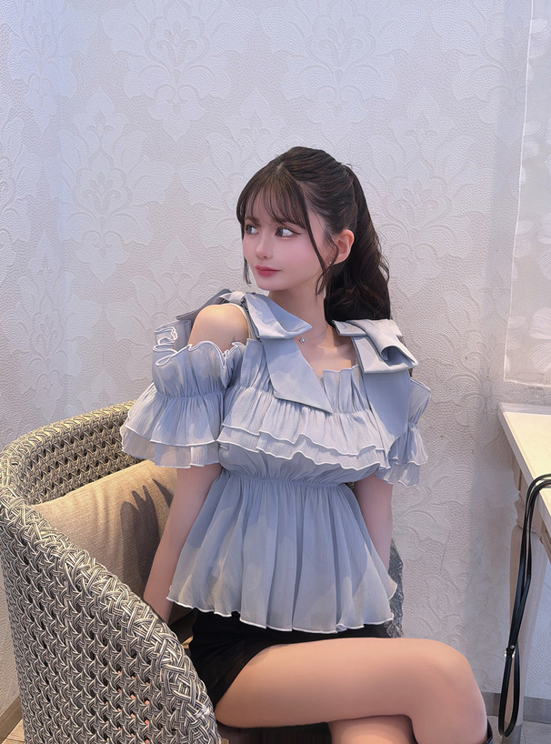 リボンオフショルダーフリルトップス