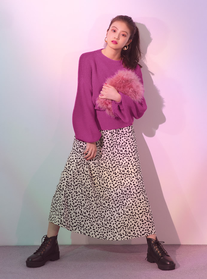 今田美桜 ボトルネックニットトップス