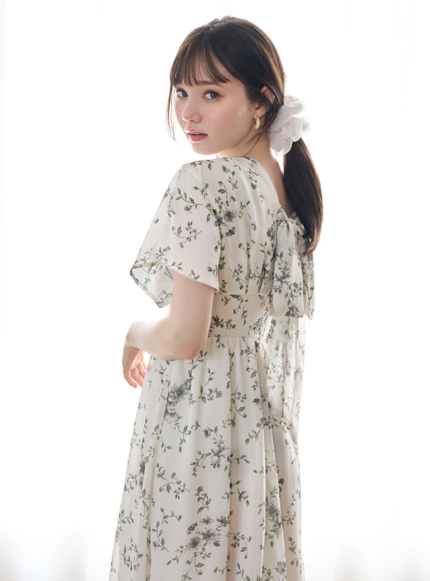 花柄バックリボンシャーリングワンピース
