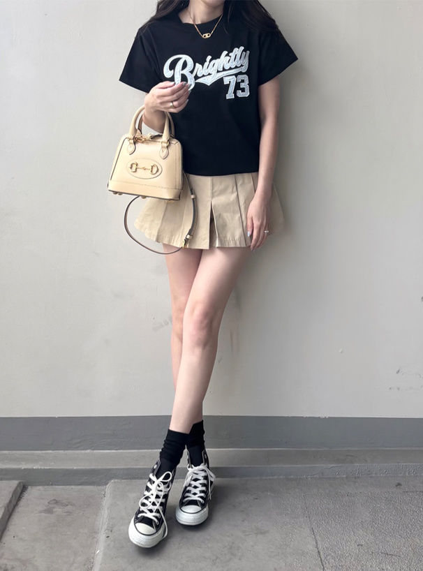 ベースボール風ロゴTシャツ