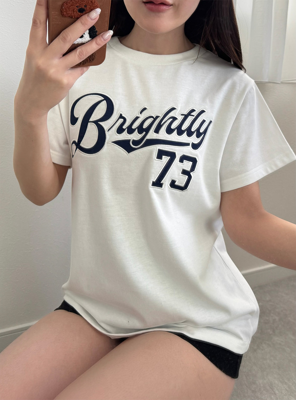 ベースボール風ロゴTシャツ