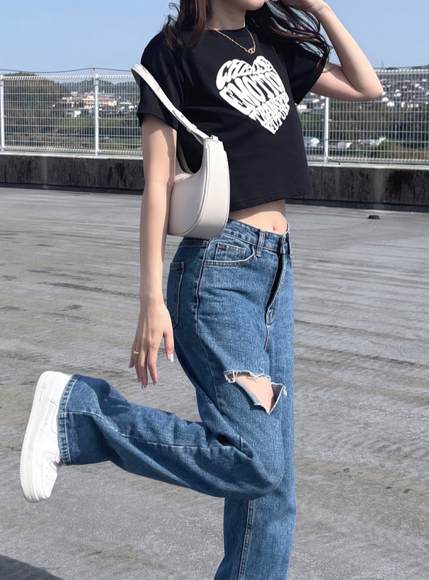 発泡ハートロゴショート丈Tシャツ