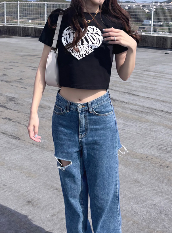 発泡ハートロゴショート丈Tシャツ