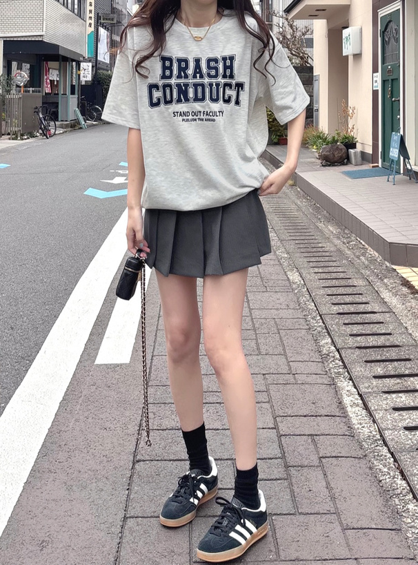 カレッジロゴ刺繍Tシャツ