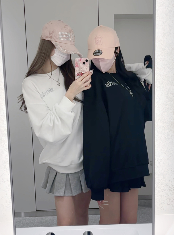 ラインストーンロゴスウェットトップス