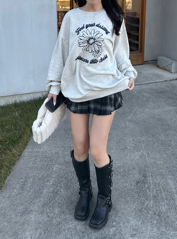 ラインストーンフラワーロゴスウェット