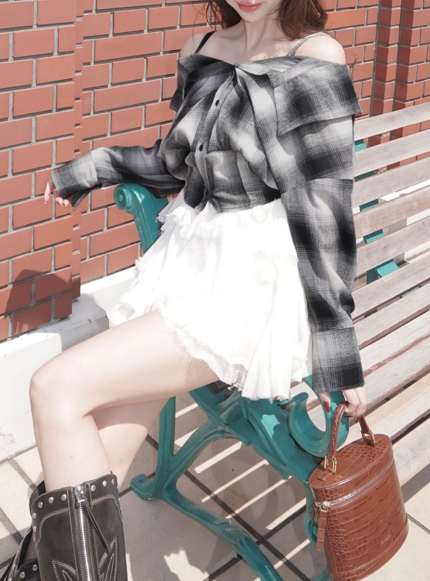 チェック柄オフショルダーシャツ