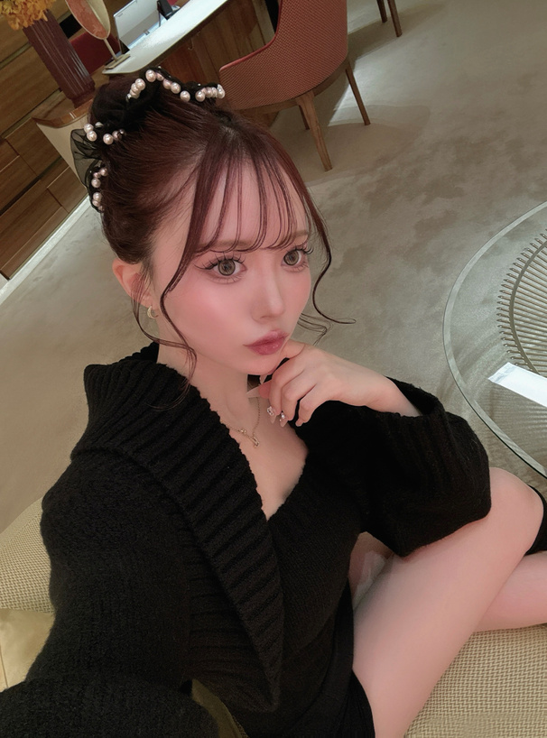 ILLIT アイリット BEB ボレロ×ベアトップニットアンサンブル