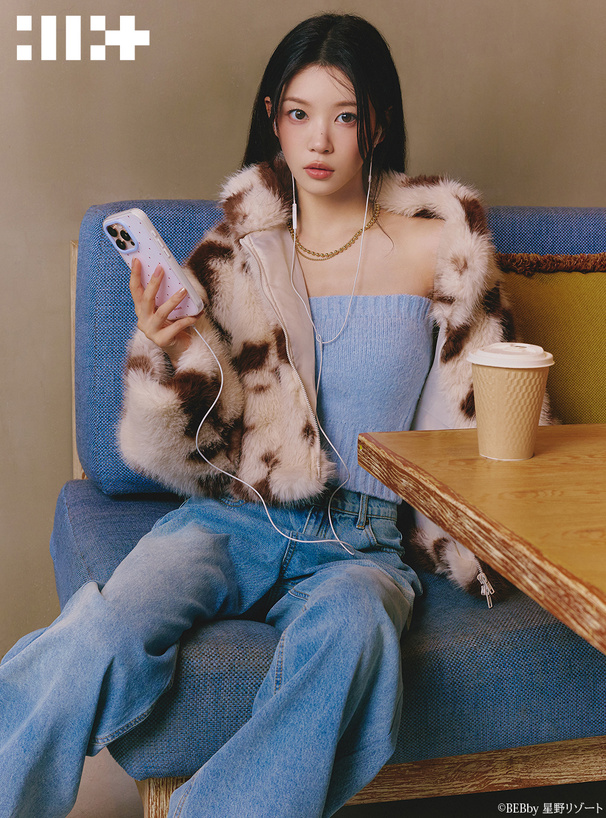 ILLIT アイリット BEB ボレロ×ベアトップニットアンサンブル