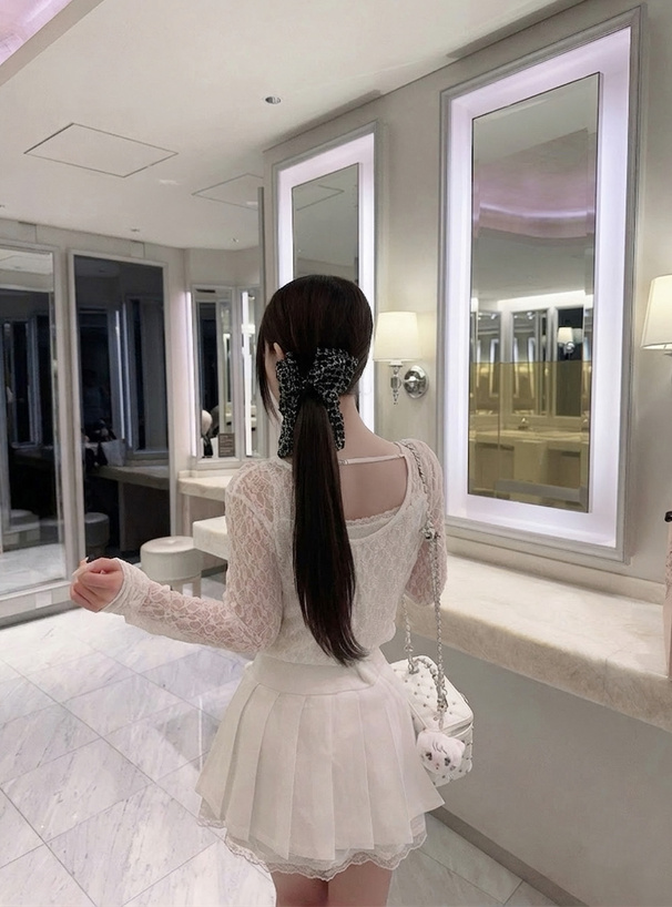 バックストラップレーストップス