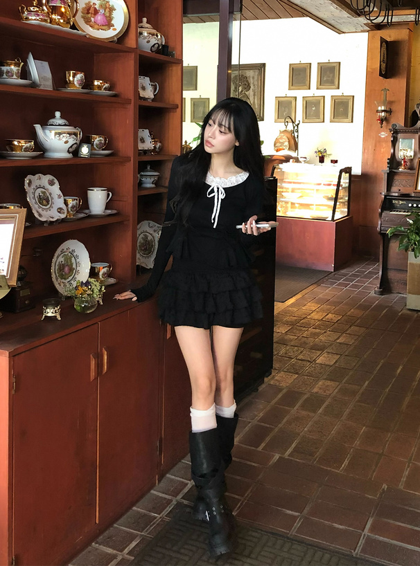 レースレイヤード風ペプラムメロウトップス