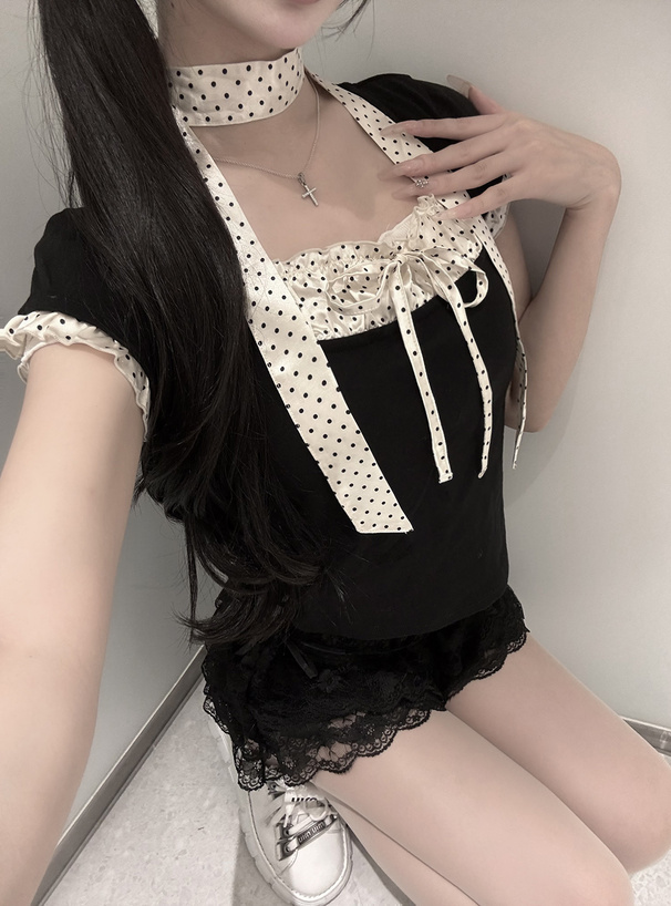 タイ付きドット柄レイヤード風トップス