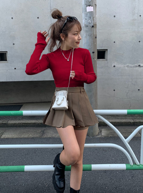 サムホール付きショート丈ニットトップス