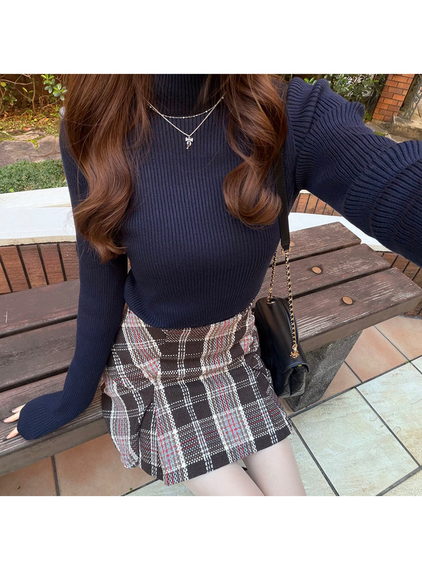 サムホール付きショート丈ニットトップス