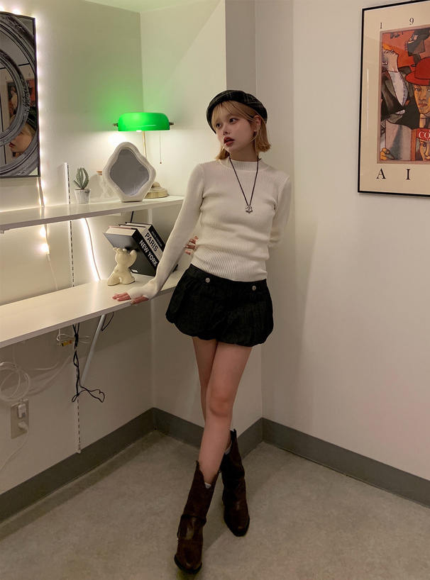 サムホール付きショート丈ニットトップス