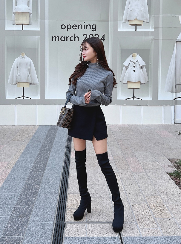 サムホール付きショート丈ニットトップス