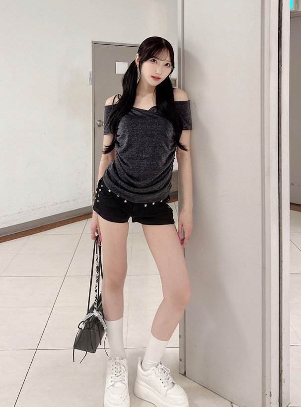 リボンショルダーラメカシュクールトップス