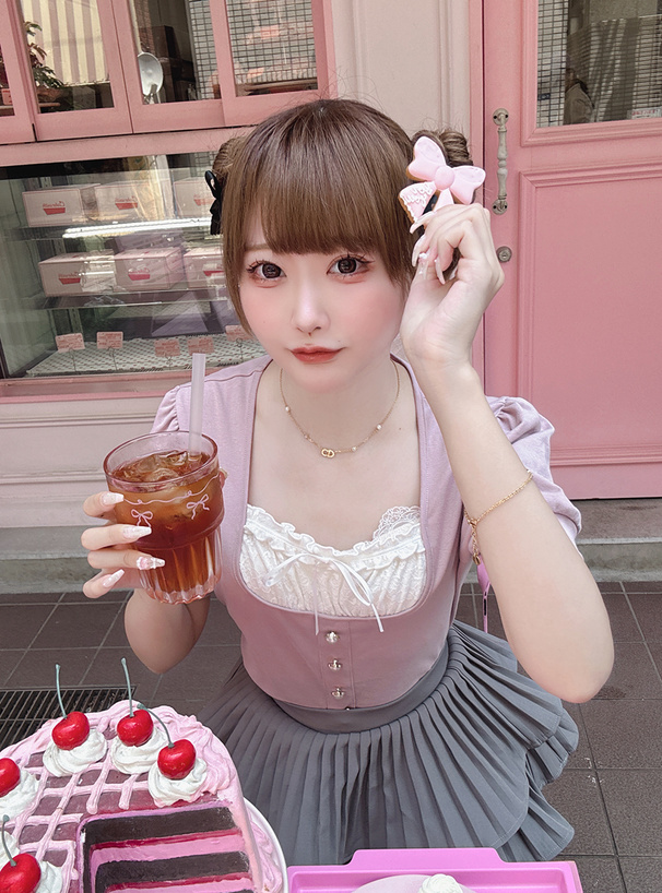 レイヤード風パールボタン半袖トップス