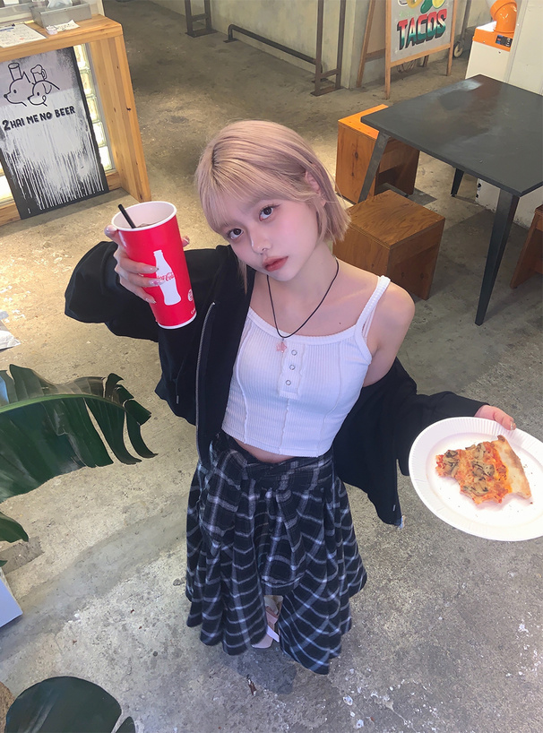 シャツ巻き風イレギュラーヘムスカート