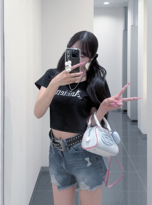 スタッズベルト付きダメージショートデニムパンツ