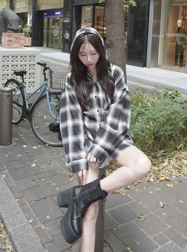 フード付きチェック柄シャツ