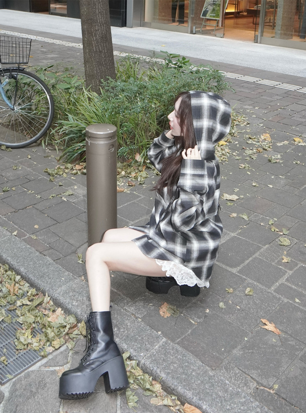 フード付きチェック柄シャツ