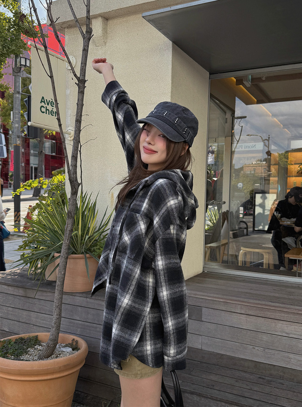 フード付きチェック柄シャツ