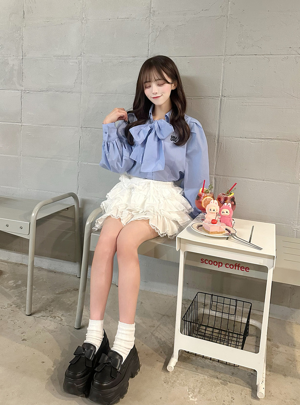 リボン付き2Wayロゴ刺繍スキッパーブラウス