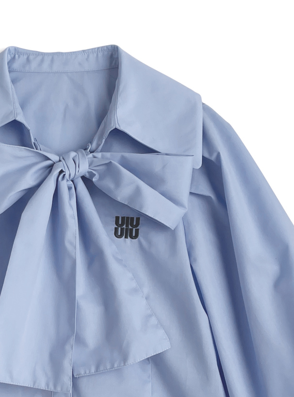 リボン付き2Wayロゴ刺繍スキッパーブラウス