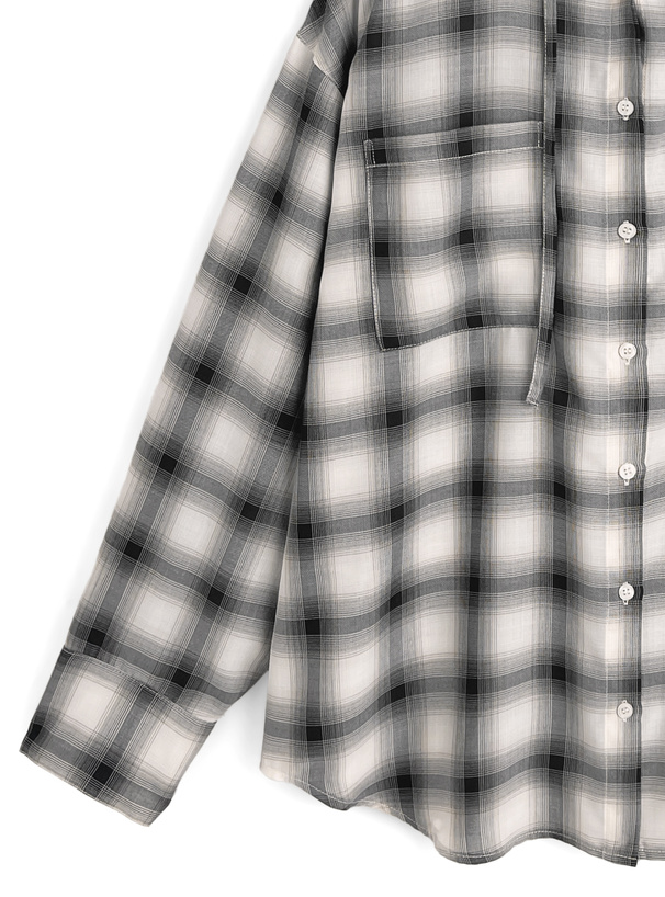 フード付きチェック柄シャツ