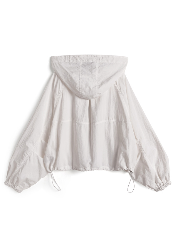 ショート丈マウンテンパーカー