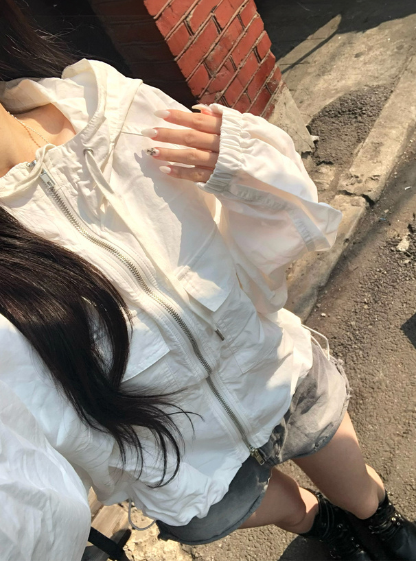 ショート丈マウンテンパーカー