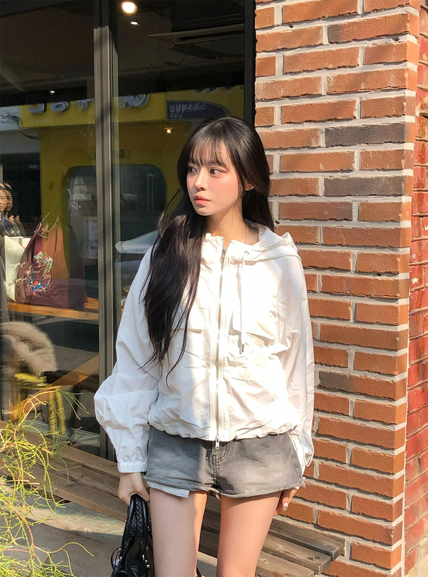 ショート丈マウンテンパーカー