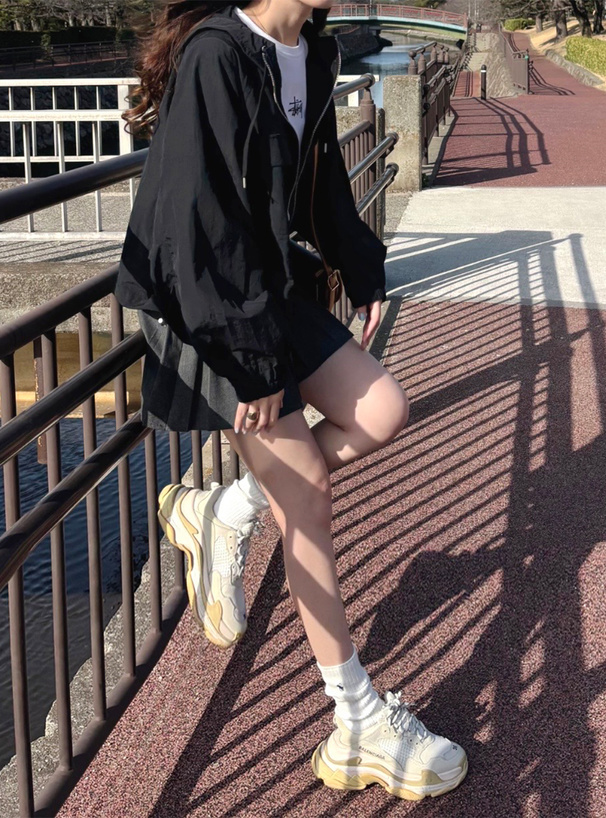 ショート丈マウンテンパーカー